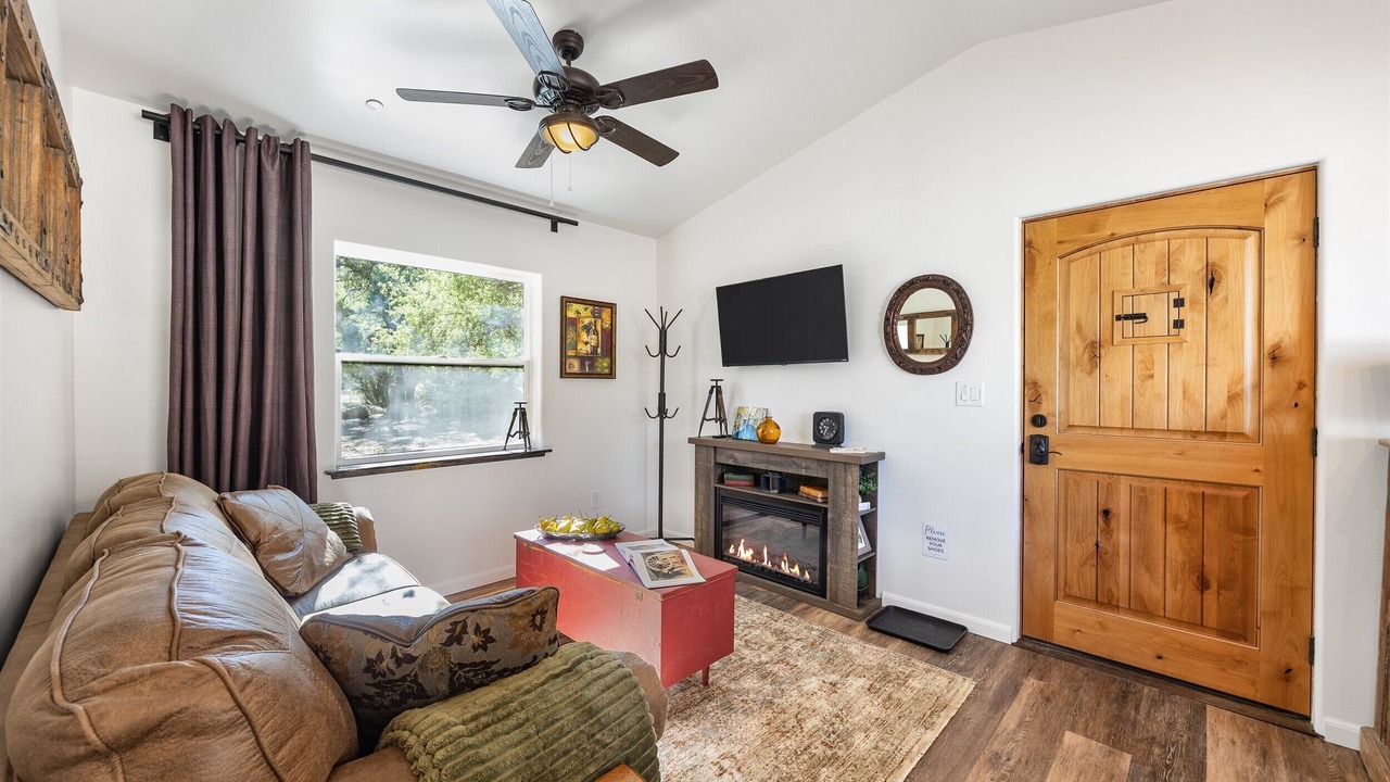 Photo of Livingroom in Tehachapi