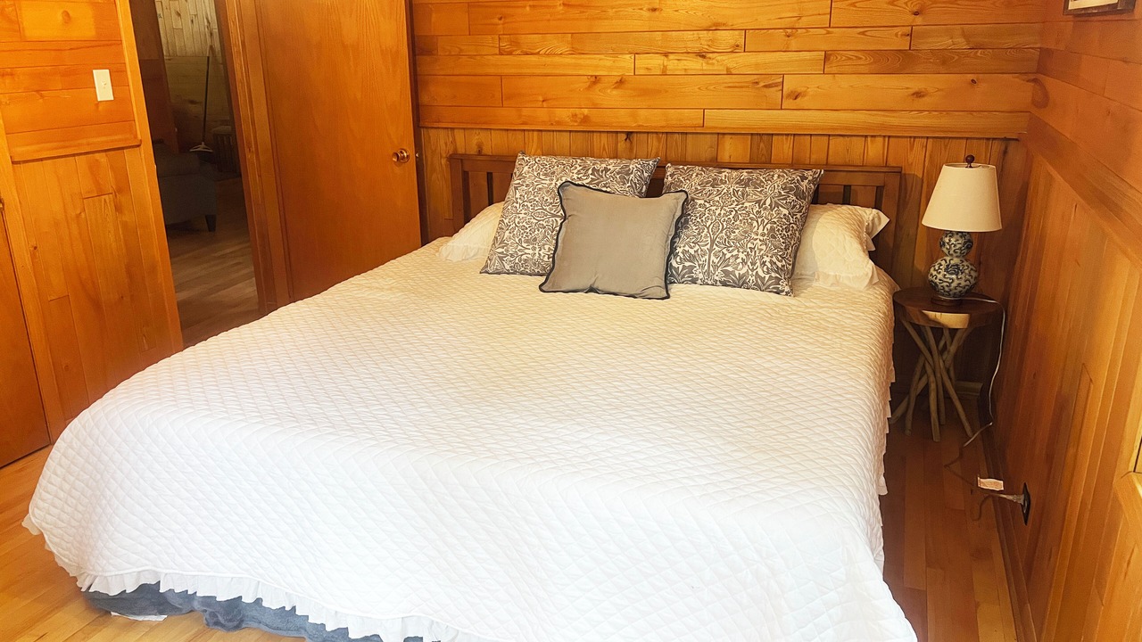 Photo of Bedroom in Long Lake