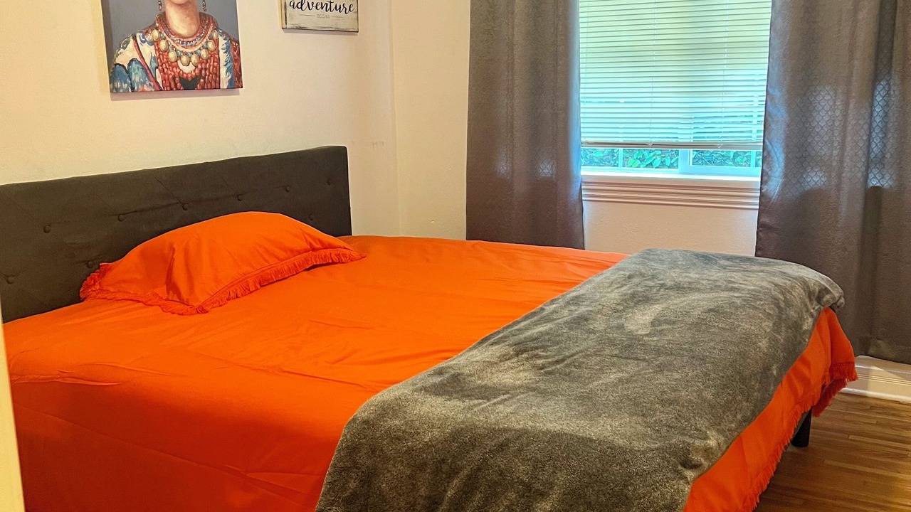 Photo of Bedroom in Reseda