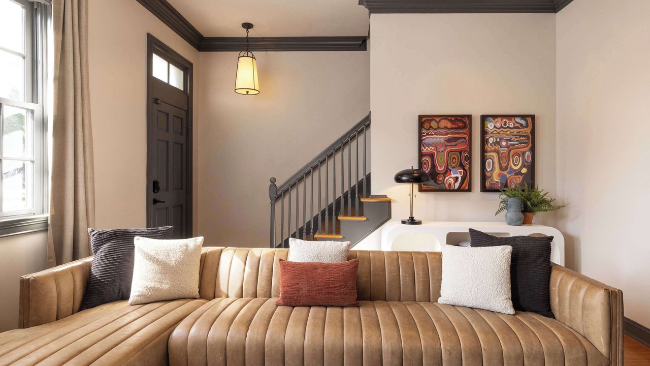 Photo of Livingroom in Old West Broad Neighborhood