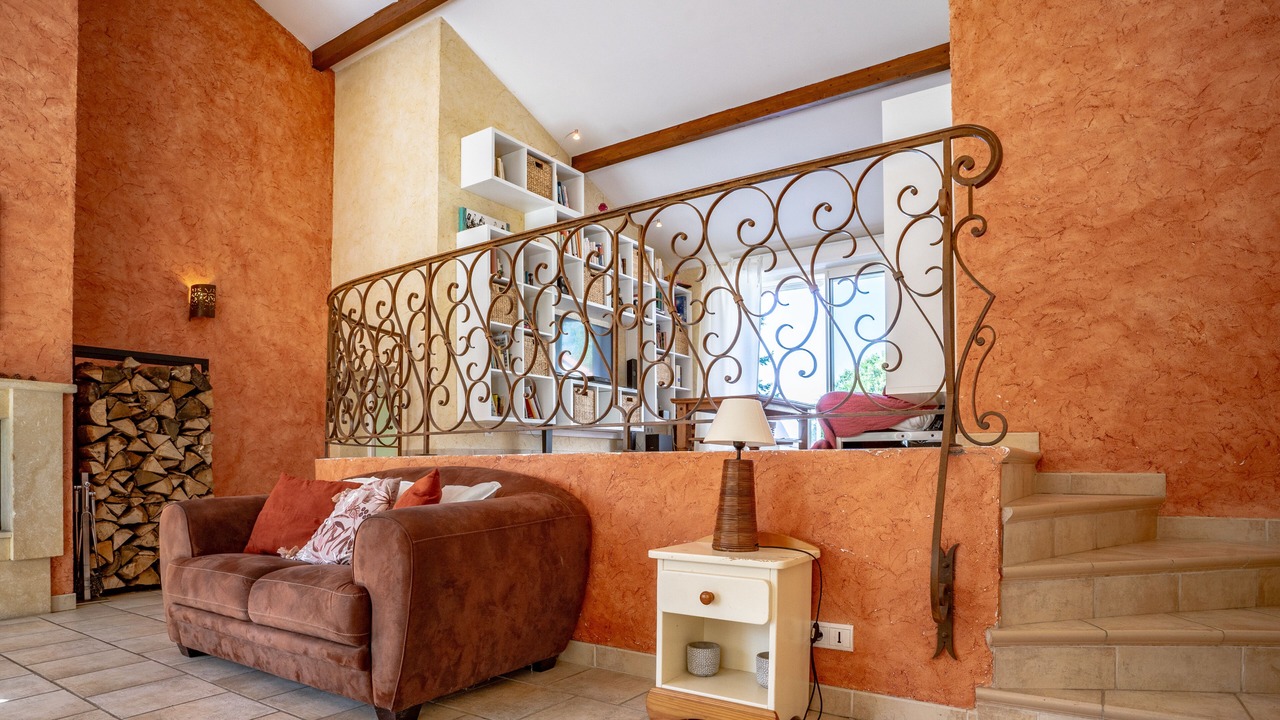 Photo of Livingroom in Eyjeaux