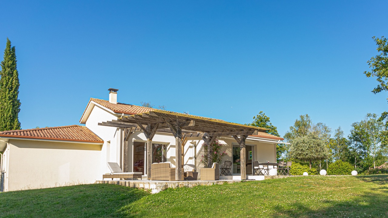 Photo of Outdoor in Eyjeaux