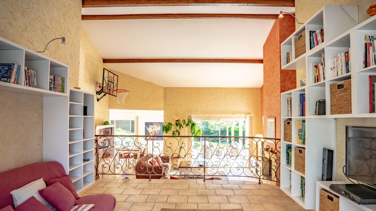 Photo of Livingroom in Eyjeaux