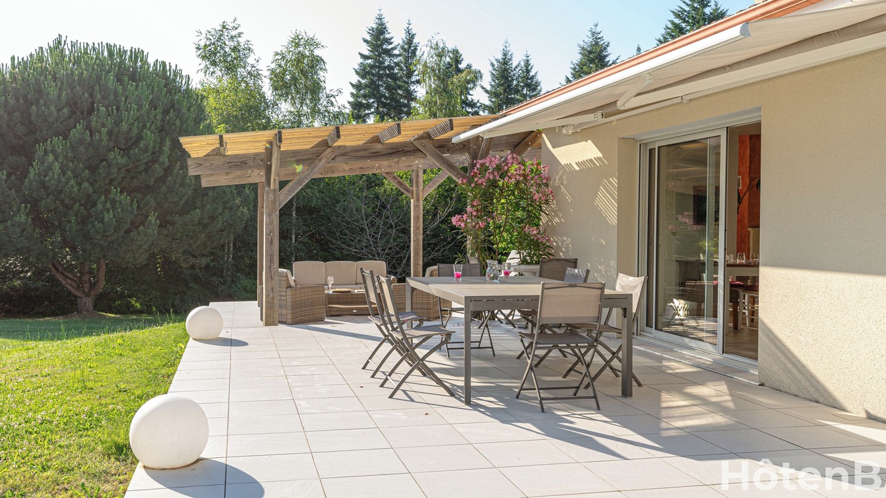 Photo of Outdoor in Eyjeaux