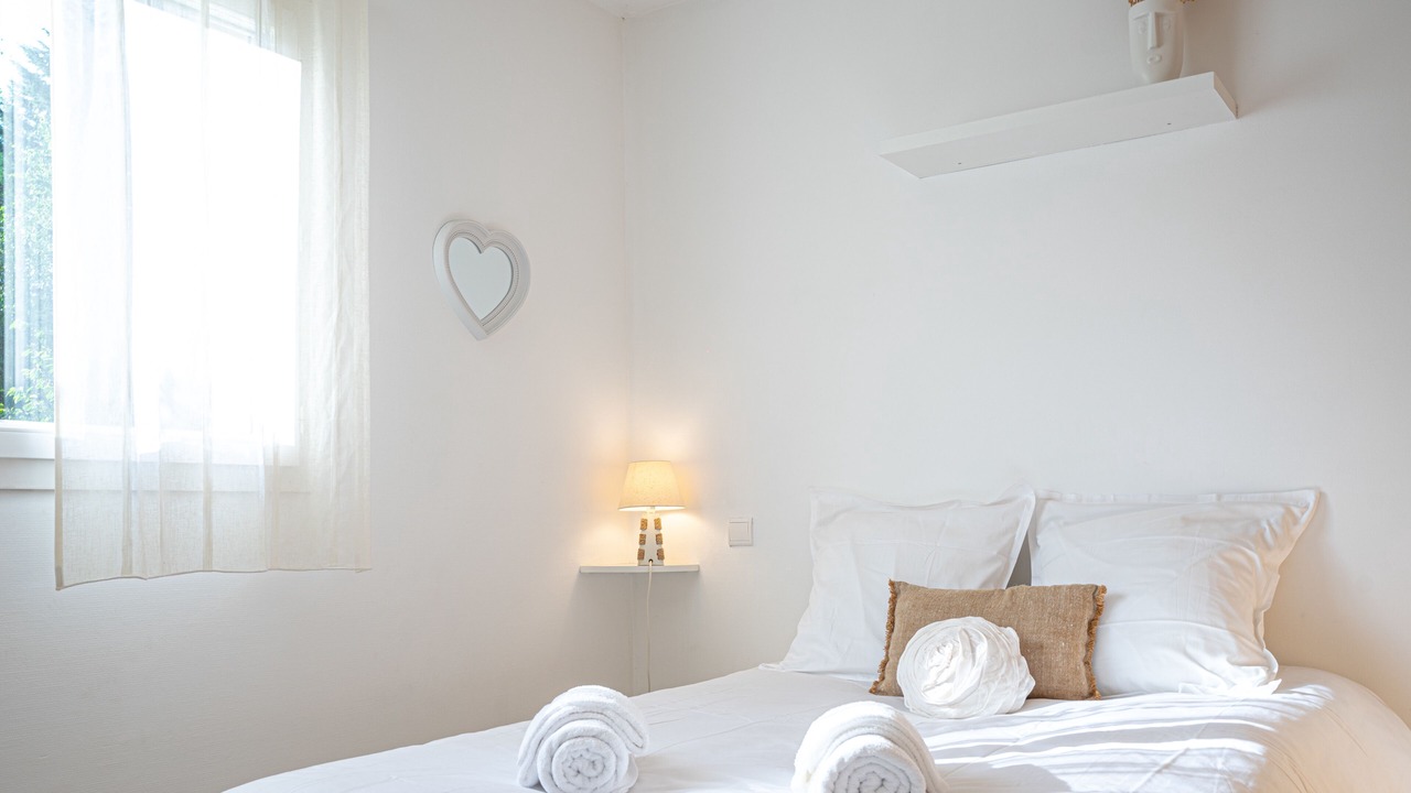 Photo of Bedroom in Eyjeaux
