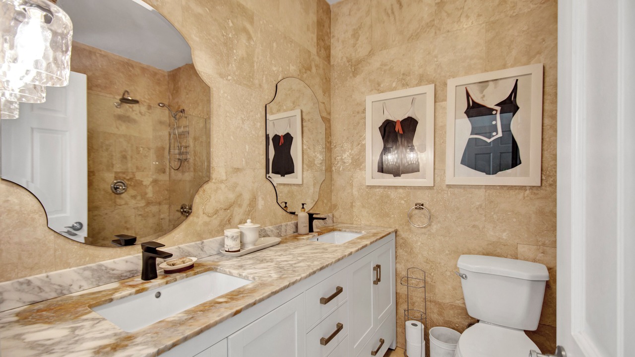 Photo of Bathroom in Palm Cay