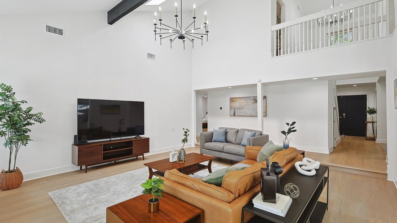 Photo of Livingroom in Las Colinas