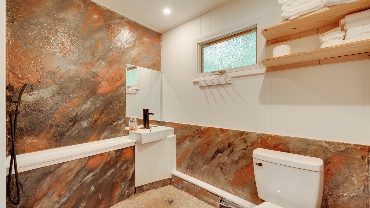 Photo of Bathroom in Hillsgrove