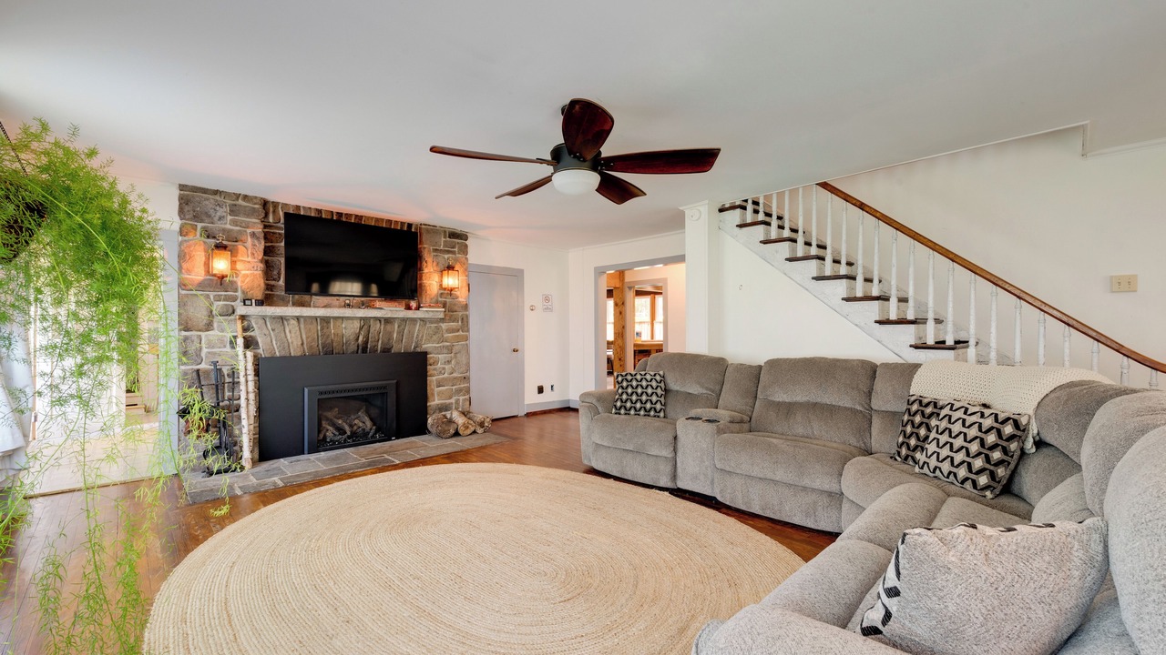 Photo of Livingroom in Hillsgrove