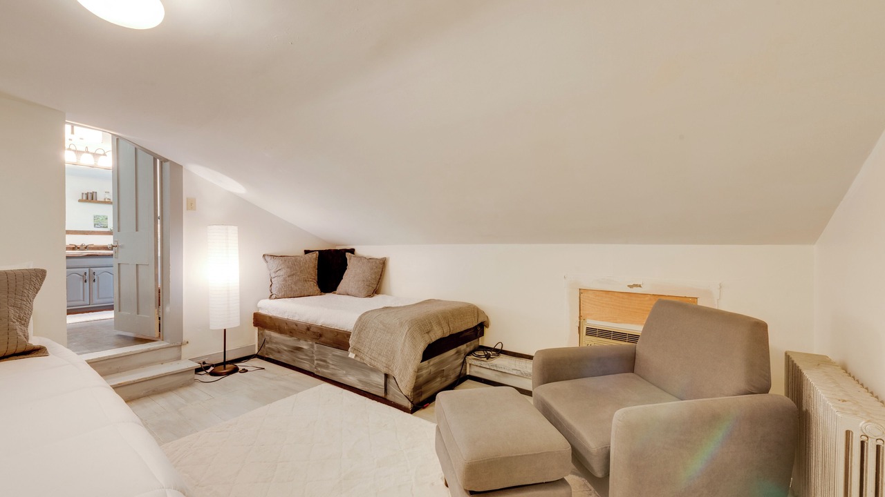 Photo of Bedroom in Hillsgrove