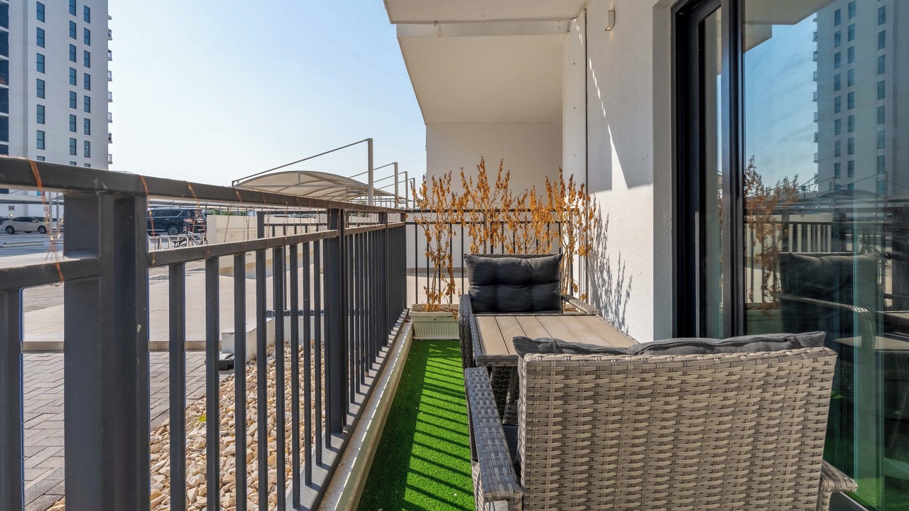 Photo of Patio Balcony in Al Raha Beach