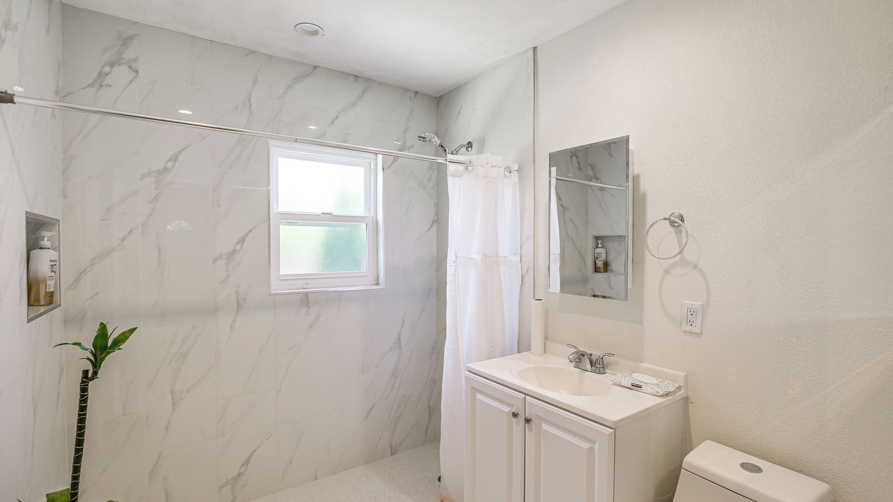 Photo of Bathroom in Harbor