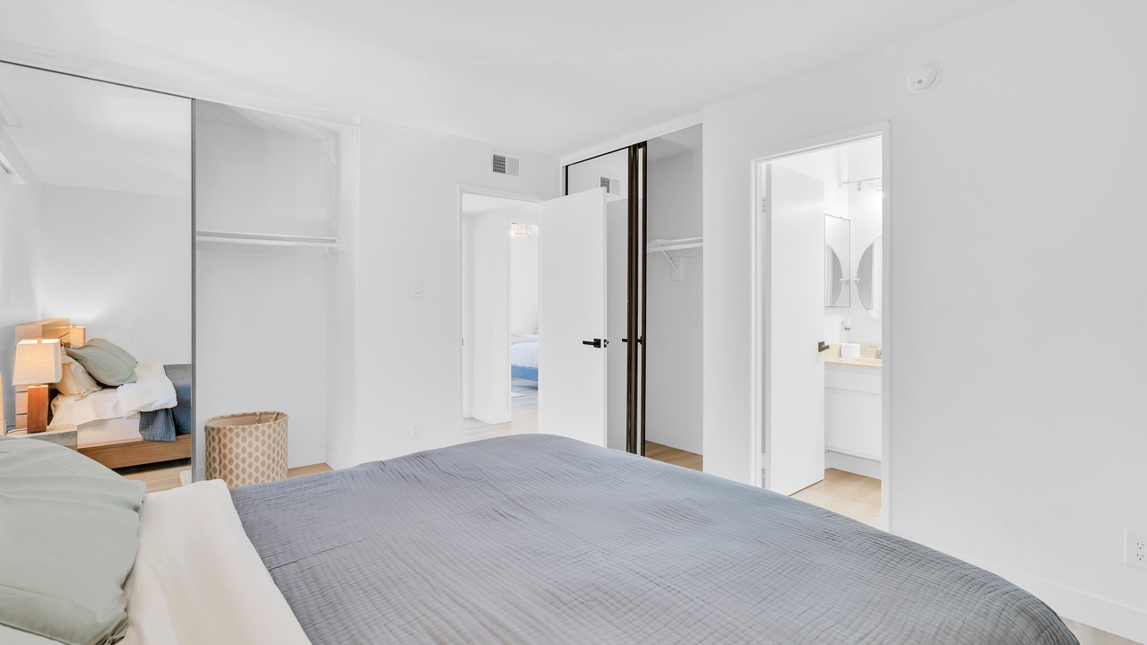 Photo of Bedroom in Tarzana