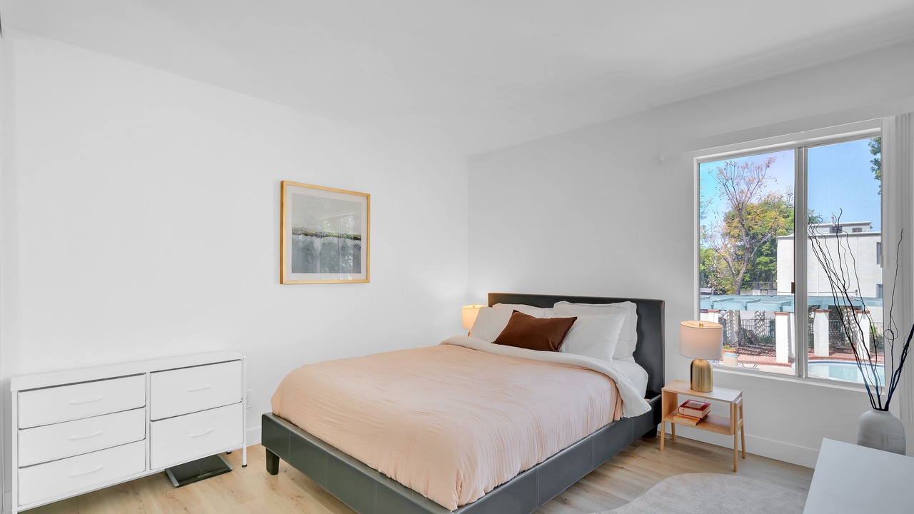 Photo of Bedroom in Tarzana