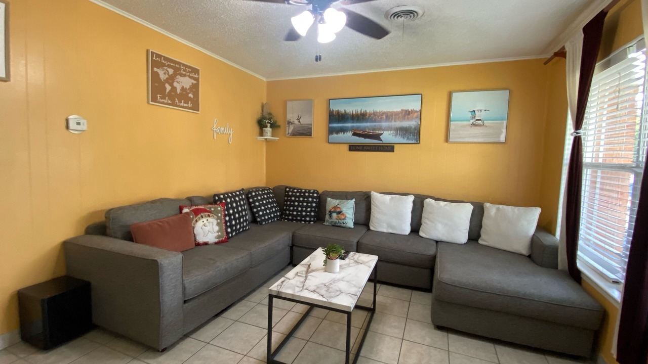 Photo of Livingroom in Irving
