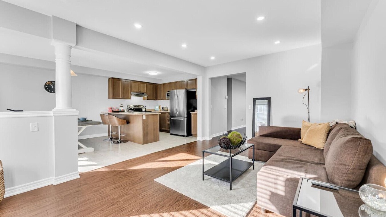 Photo of Livingroom in Thorold