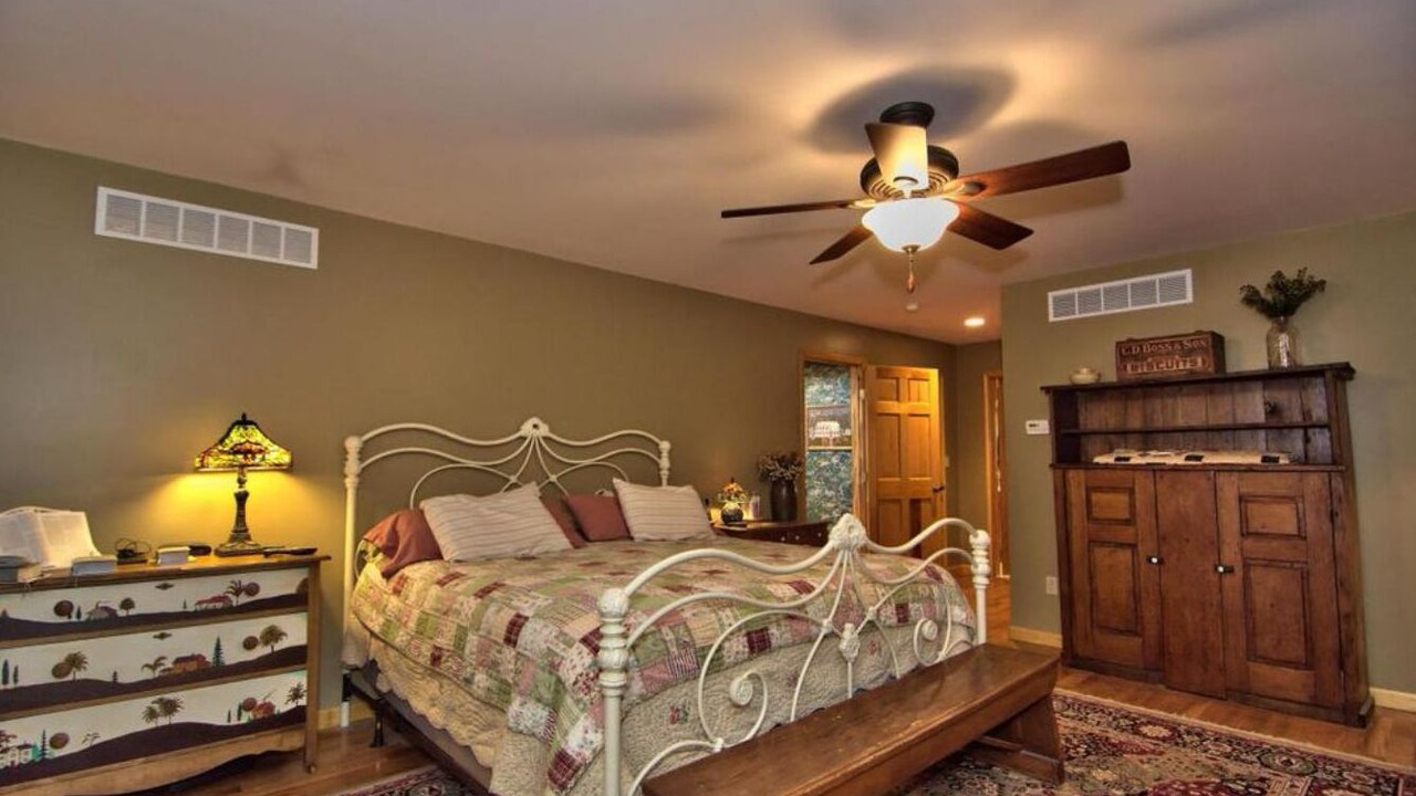 Photo of Bedroom in Aldenville