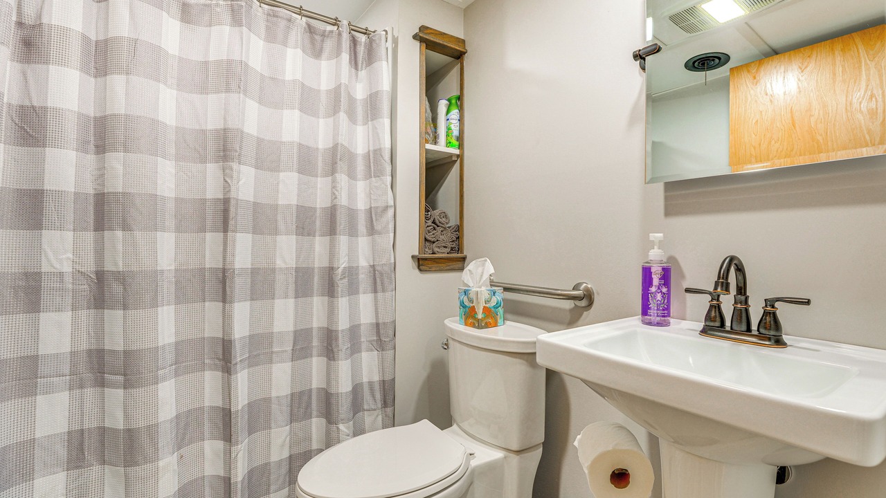 Photo of Bathroom in Okee