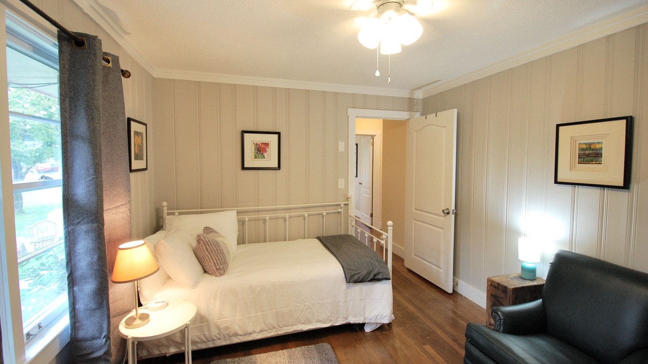 Photo of Bedroom in Hayesville