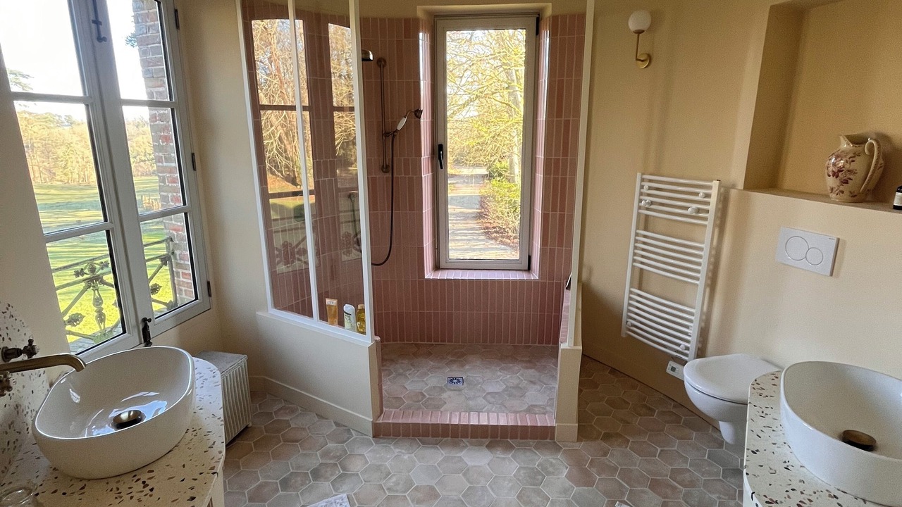 Photo of Bathroom in Moulicent