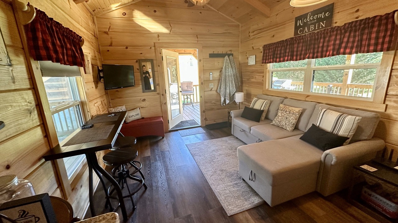 Photo of Livingroom in Blairsville