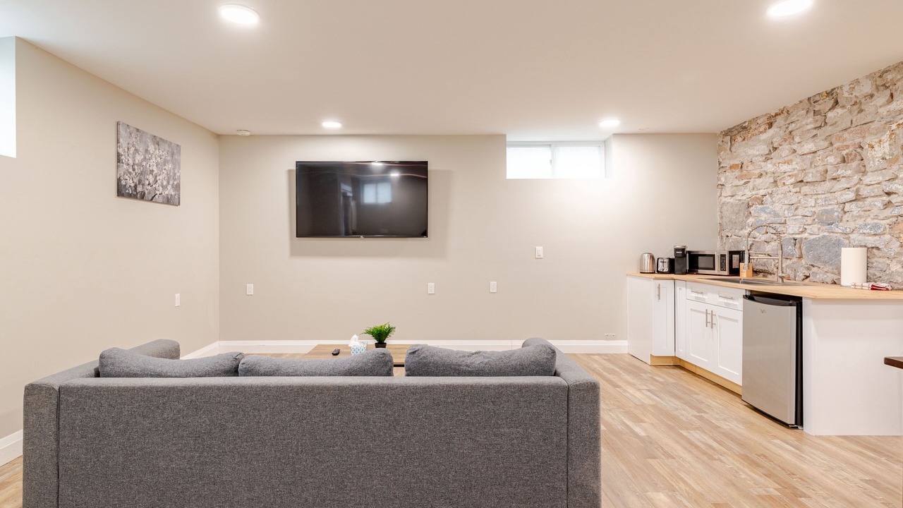 Photo of Livingroom in Mount Hope Huron Park