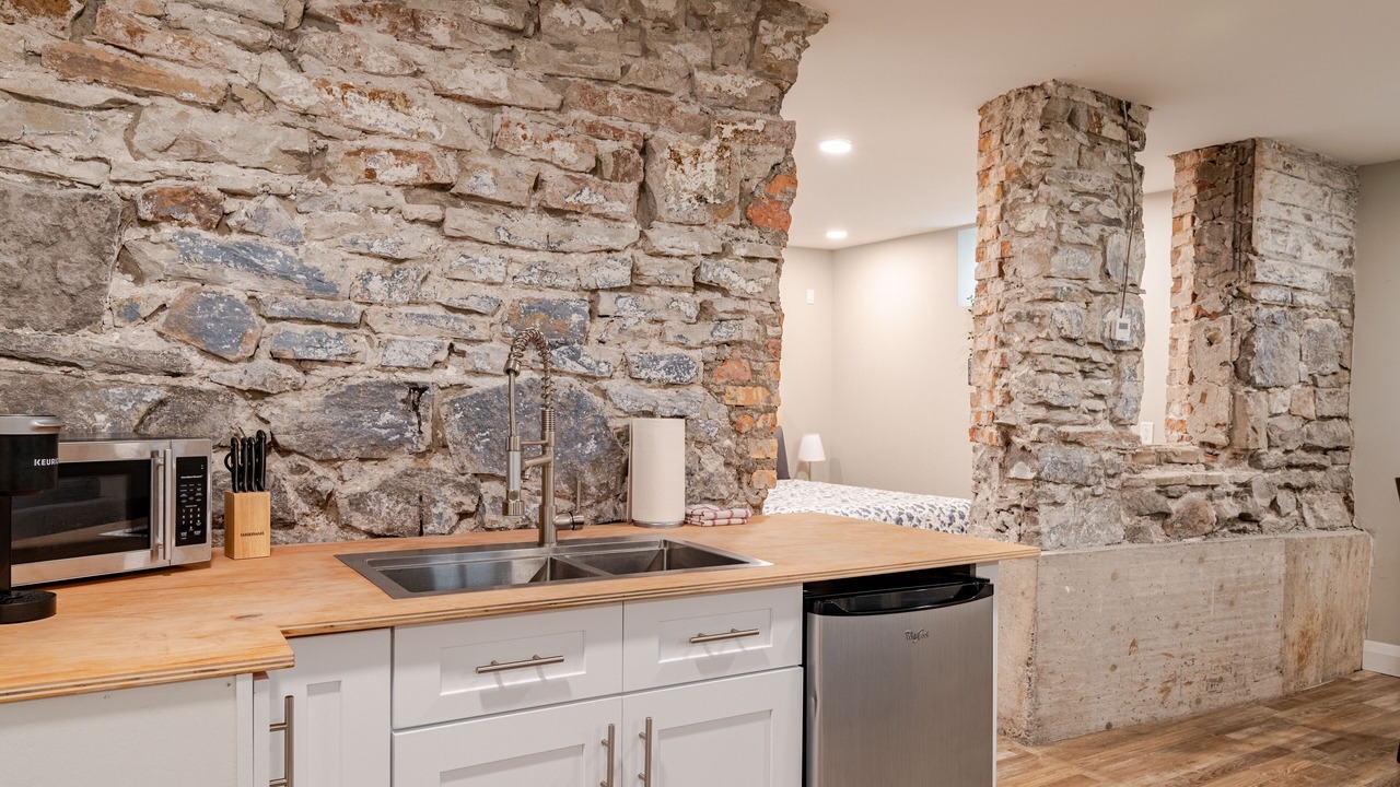 Photo of Kitchen in Mount Hope Huron Park