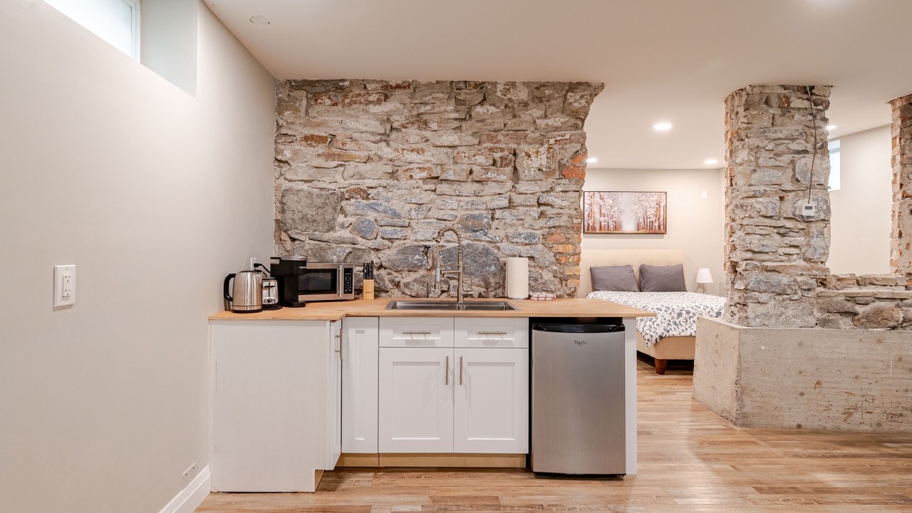 Photo of Kitchen in Mount Hope Huron Park