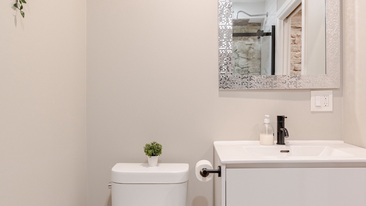 Photo of Bathroom in Mount Hope Huron Park