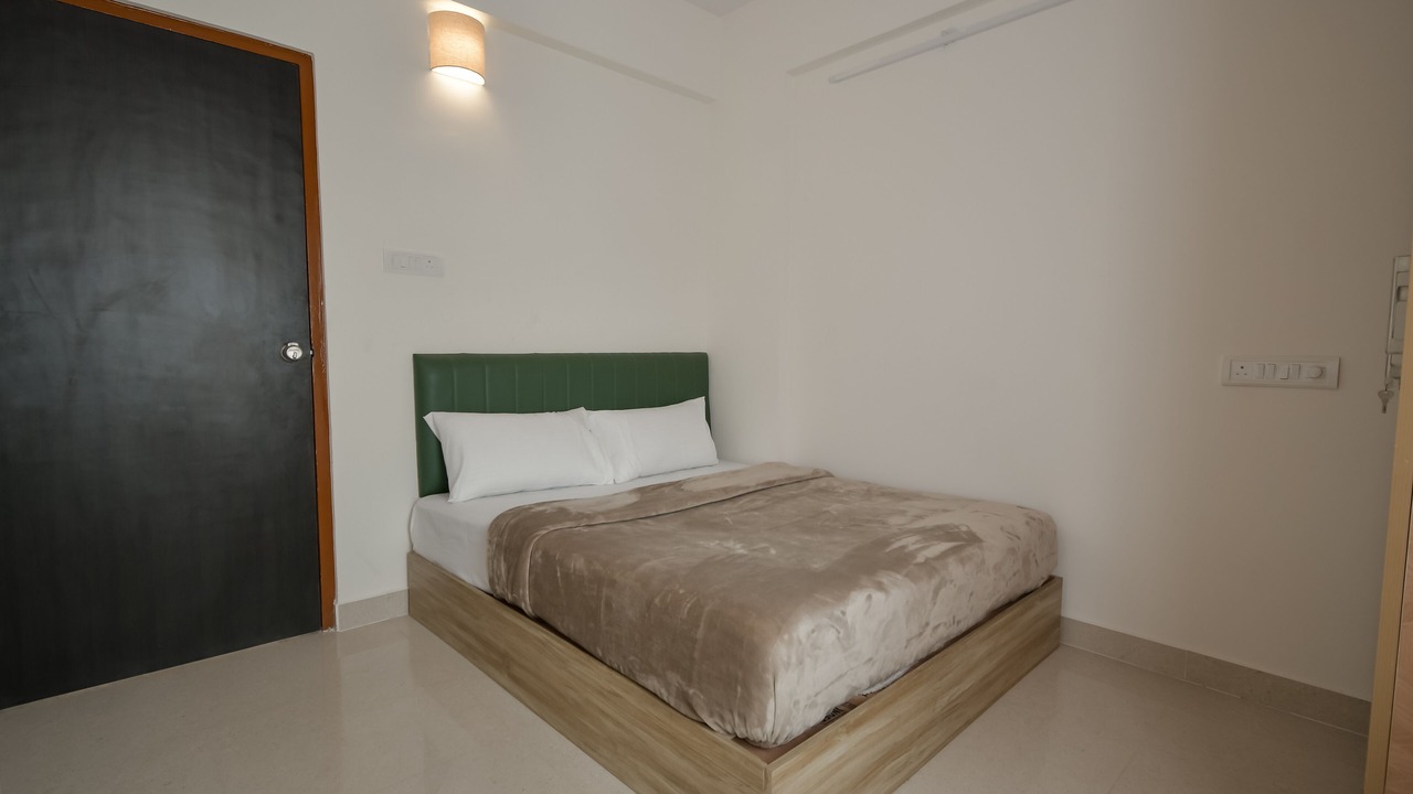 Photo of Bedroom in Palm Meadows