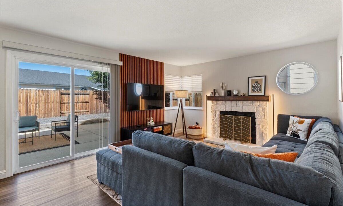 Photo of Livingroom in Sparks