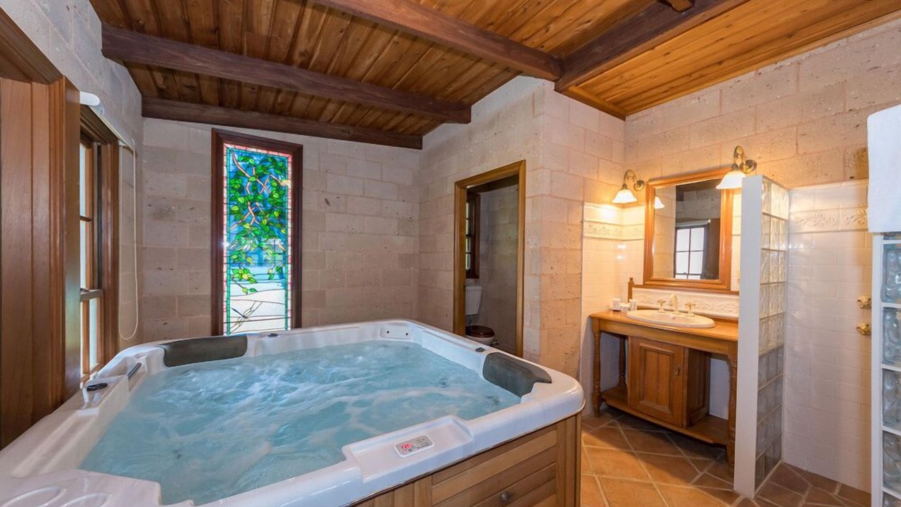 Photo of Bathroom in Possum Brush