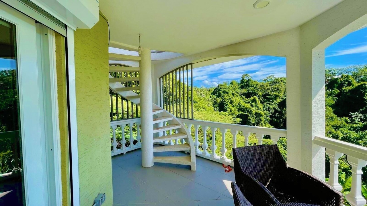 Photo of Patio Balcony in First Bight