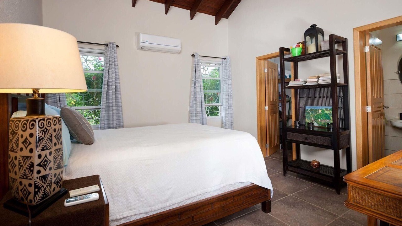 Photo of Bedroom in First Bight