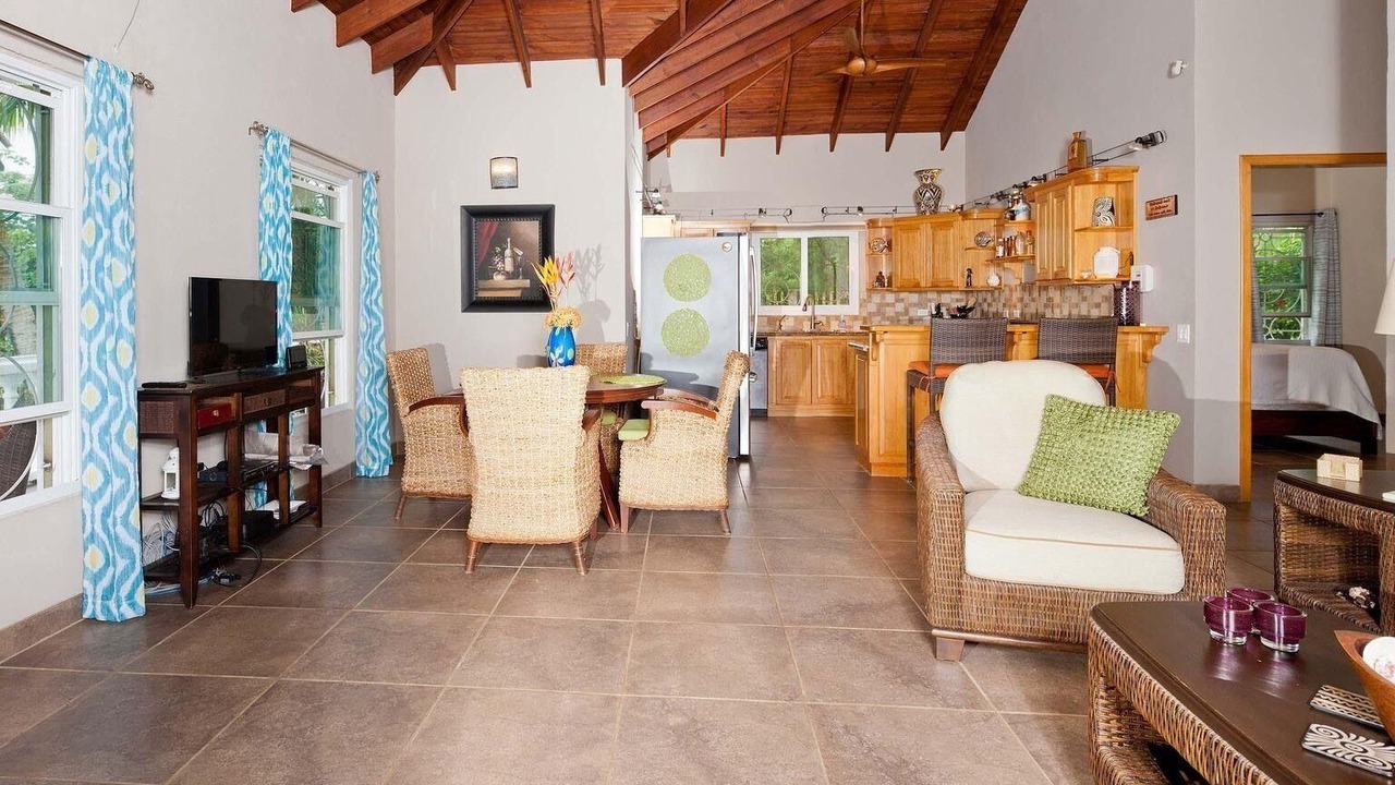 Photo of Livingroom in First Bight