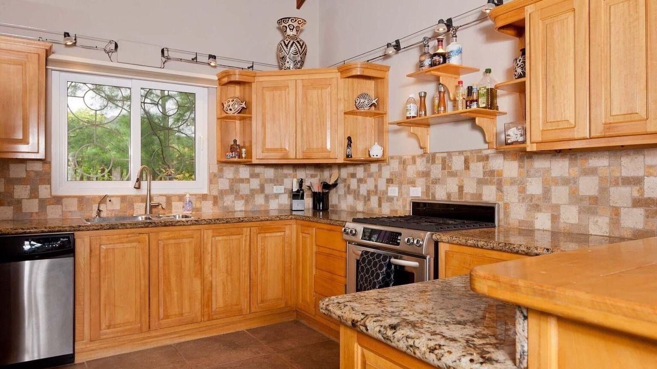 Photo of Kitchen in First Bight