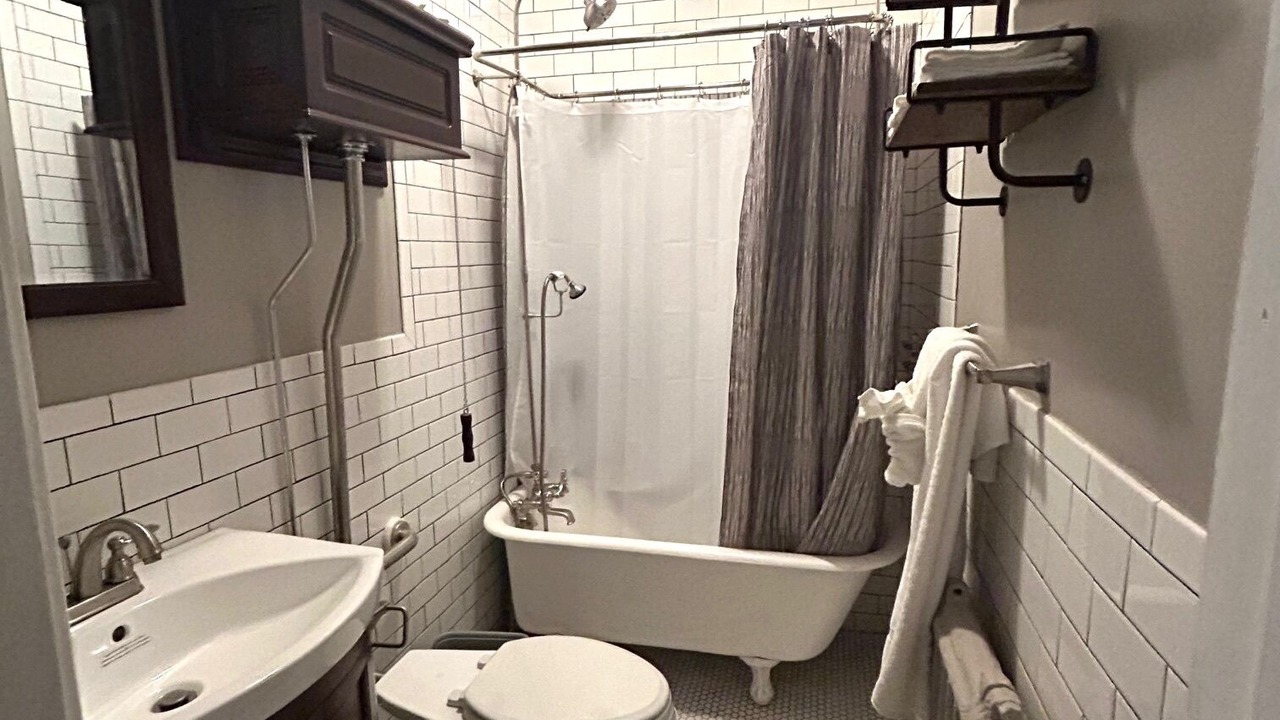 Photo of Bathroom in Freeman