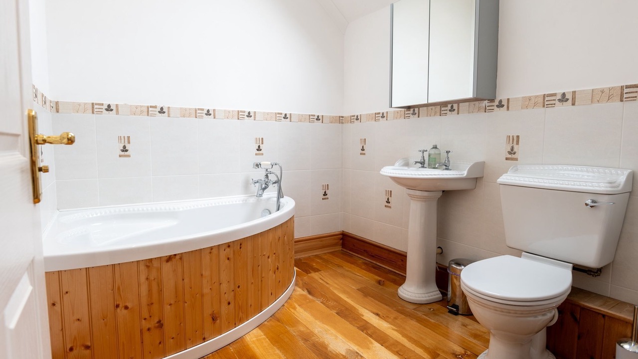 Photo of Bathroom in Dulas