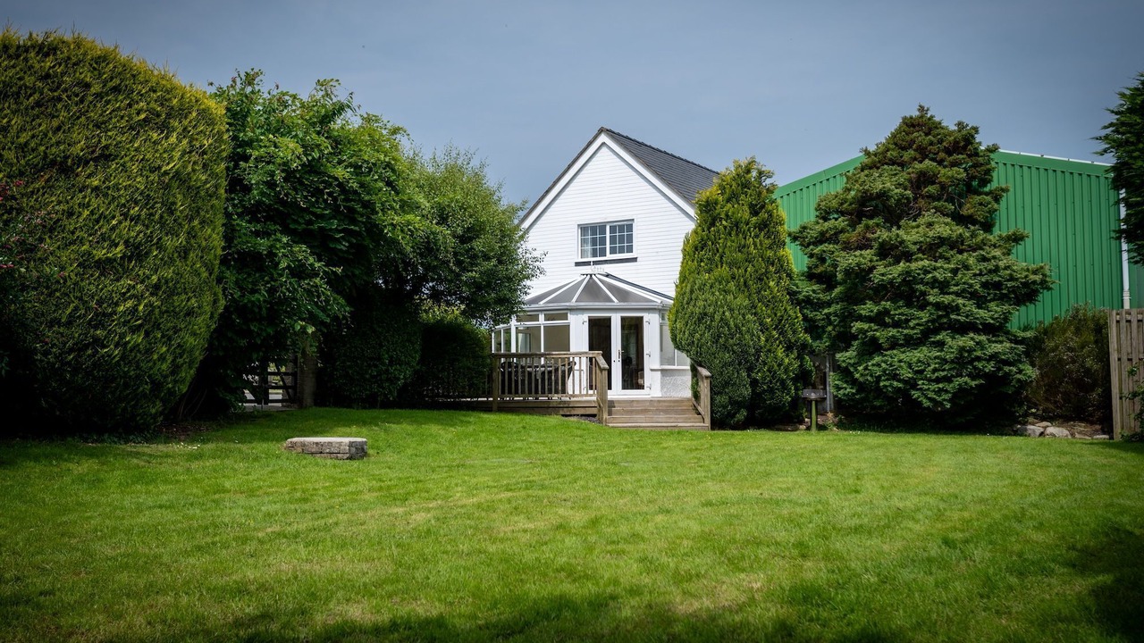 Photo of Outdoor in Dulas