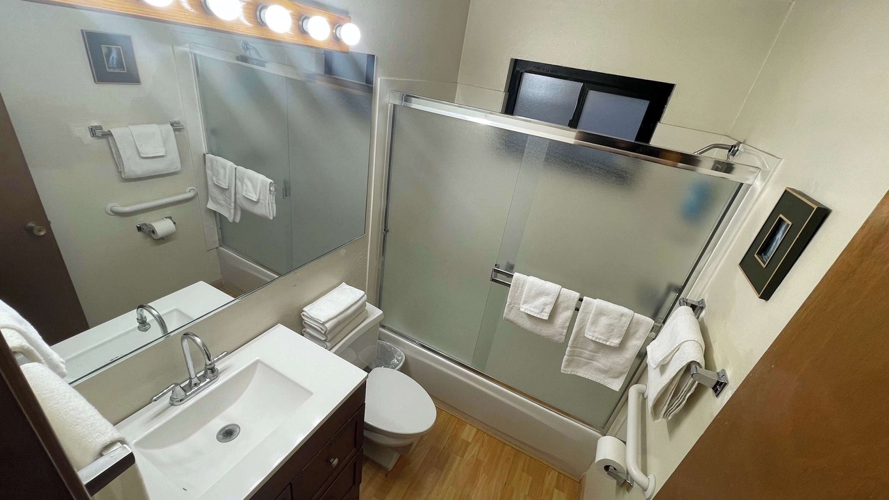 Photo of Bathroom in Elk Point