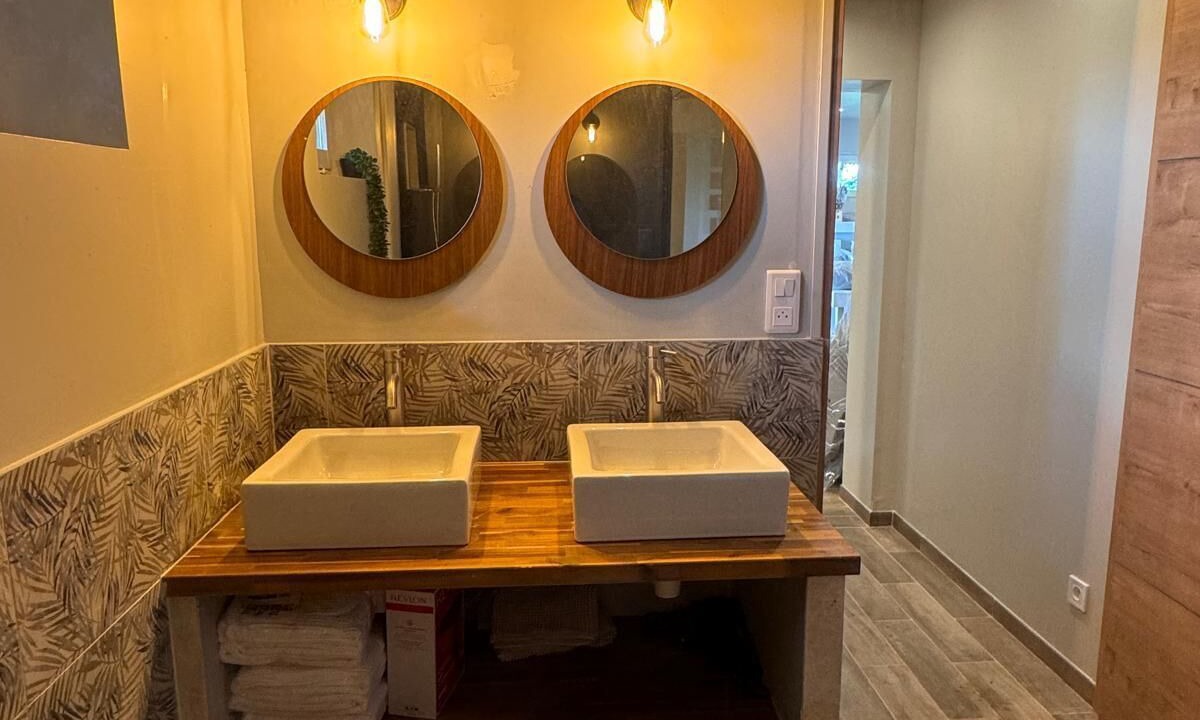 Photo of Bathroom in Pezou