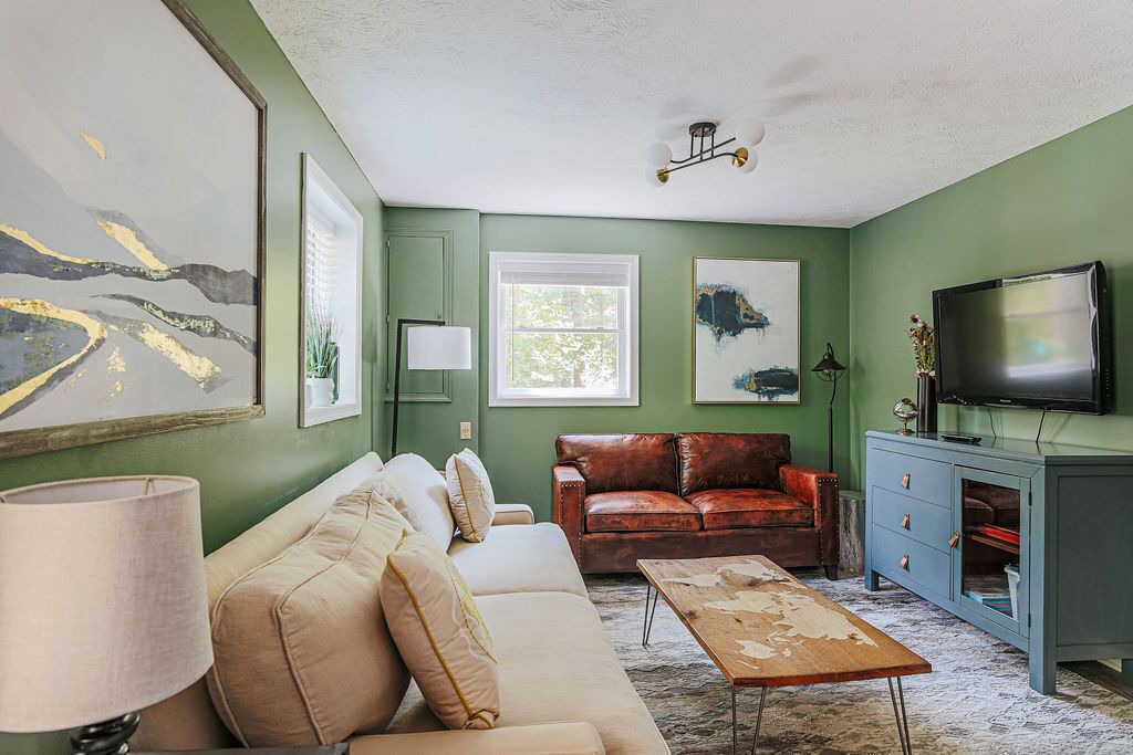 Photo of Livingroom in Nellysford
