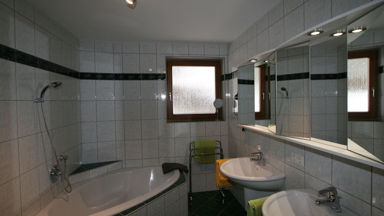 Photo of Bathroom in Fuegen