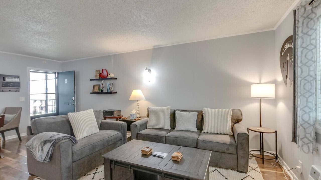 Photo of Livingroom in Melrose