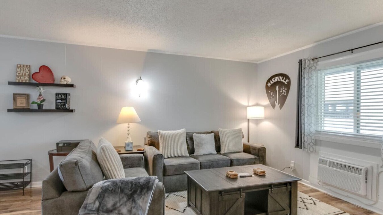 Photo of Livingroom in Melrose
