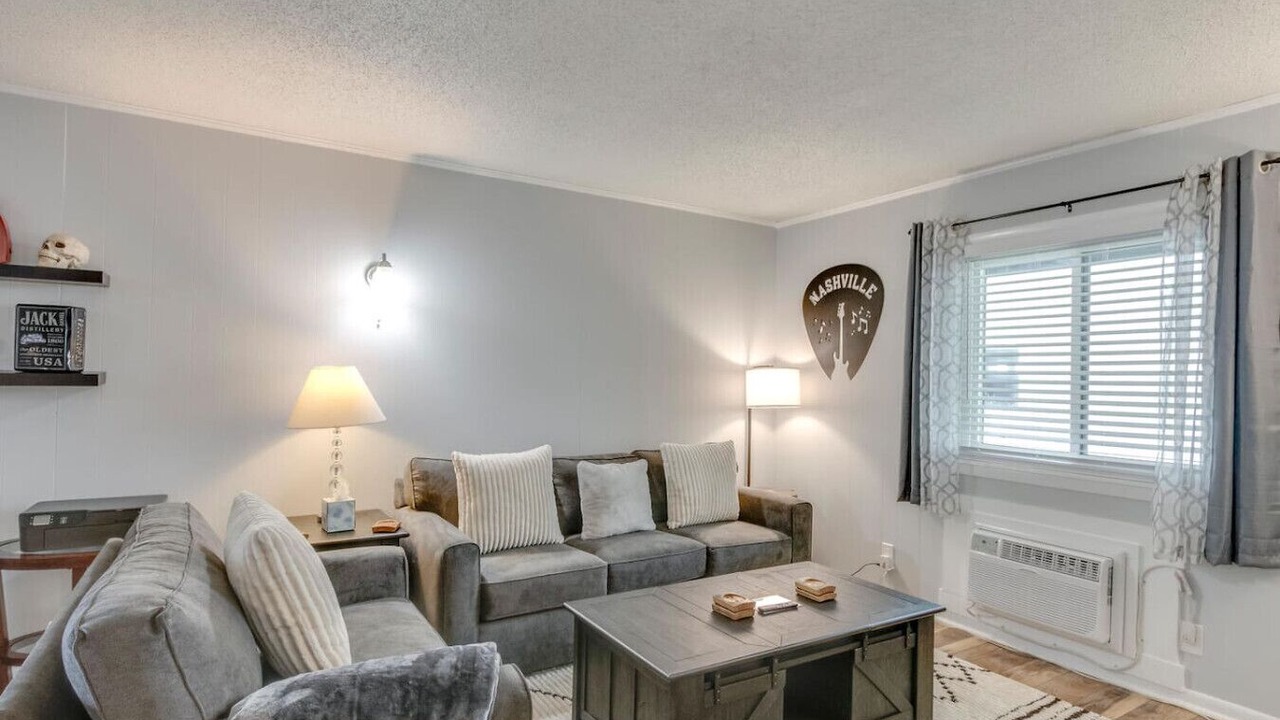 Photo of Livingroom in Melrose