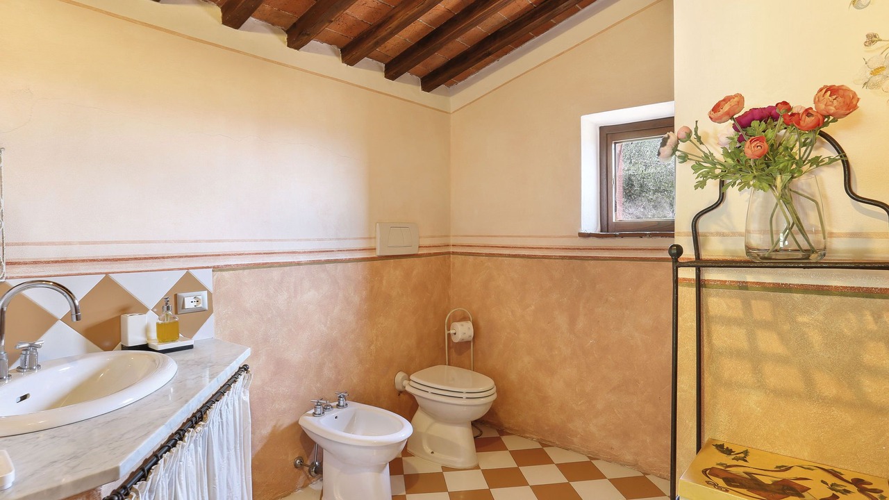Photo of Bathroom in Buti