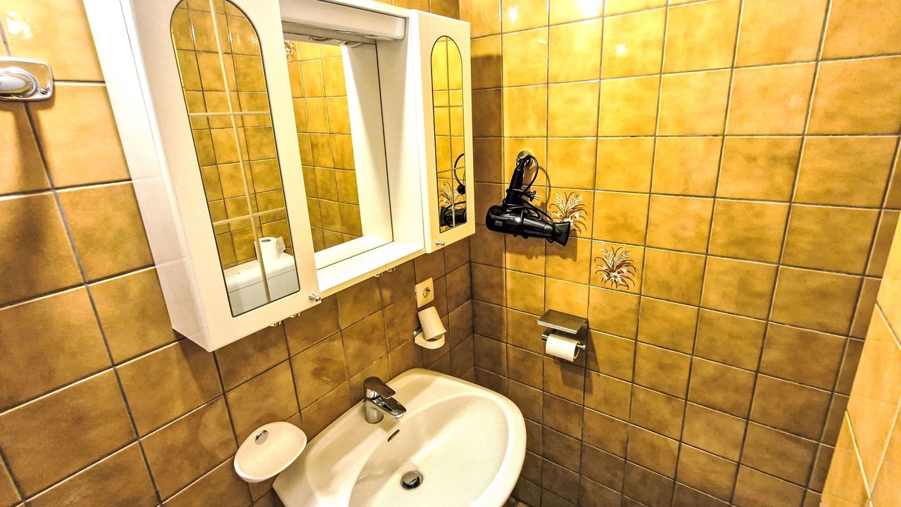 Photo of Bathroom in Plangeross