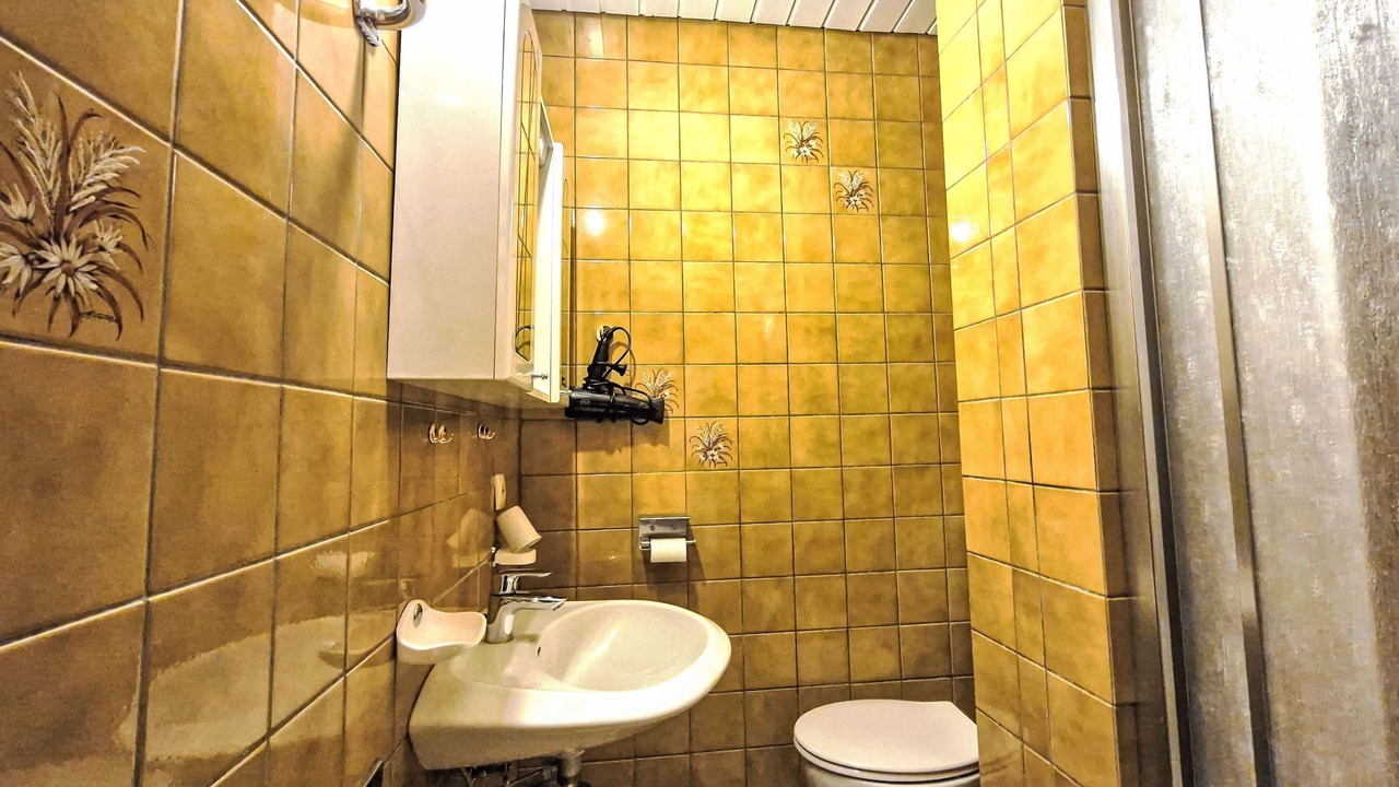 Photo of Bathroom in Plangeross