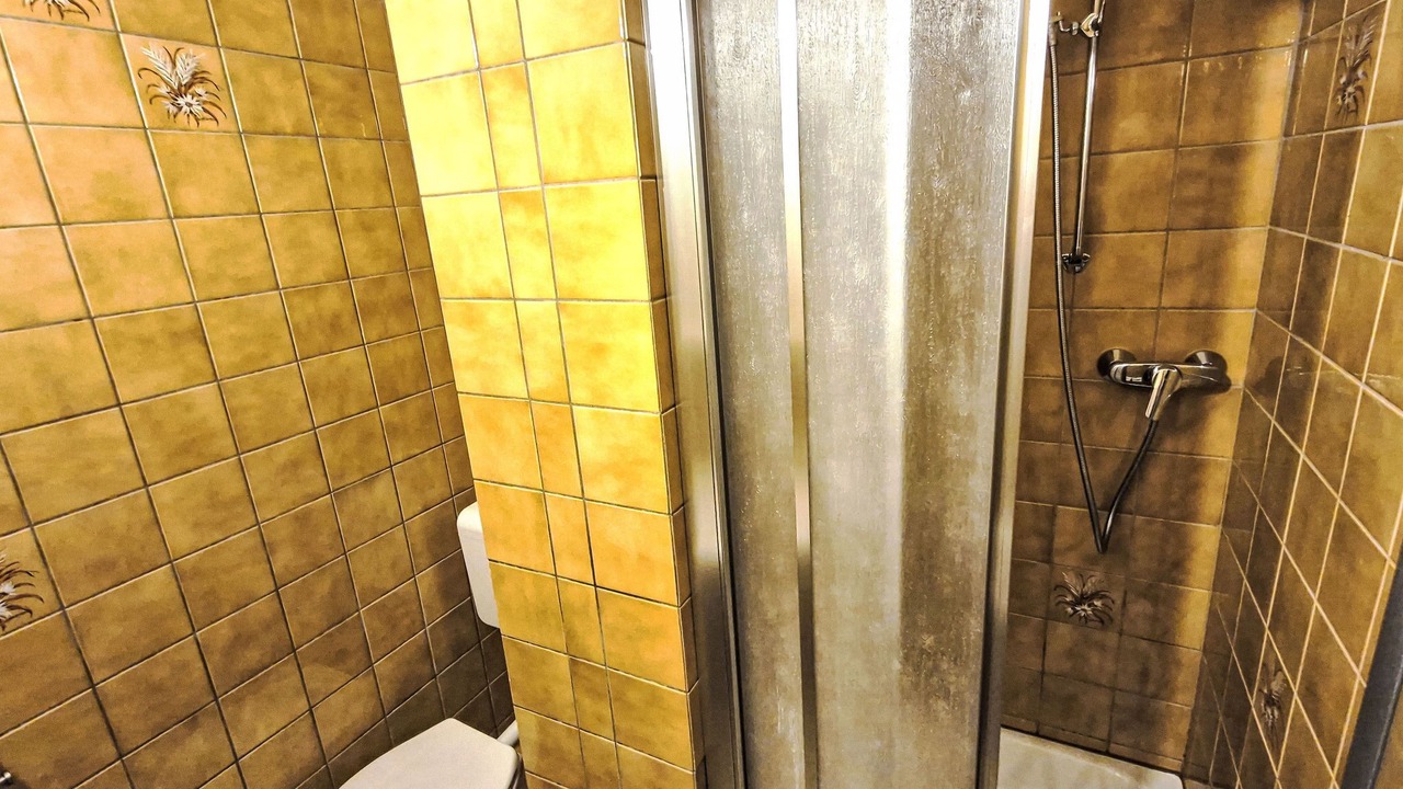 Photo of Bathroom in Plangeross